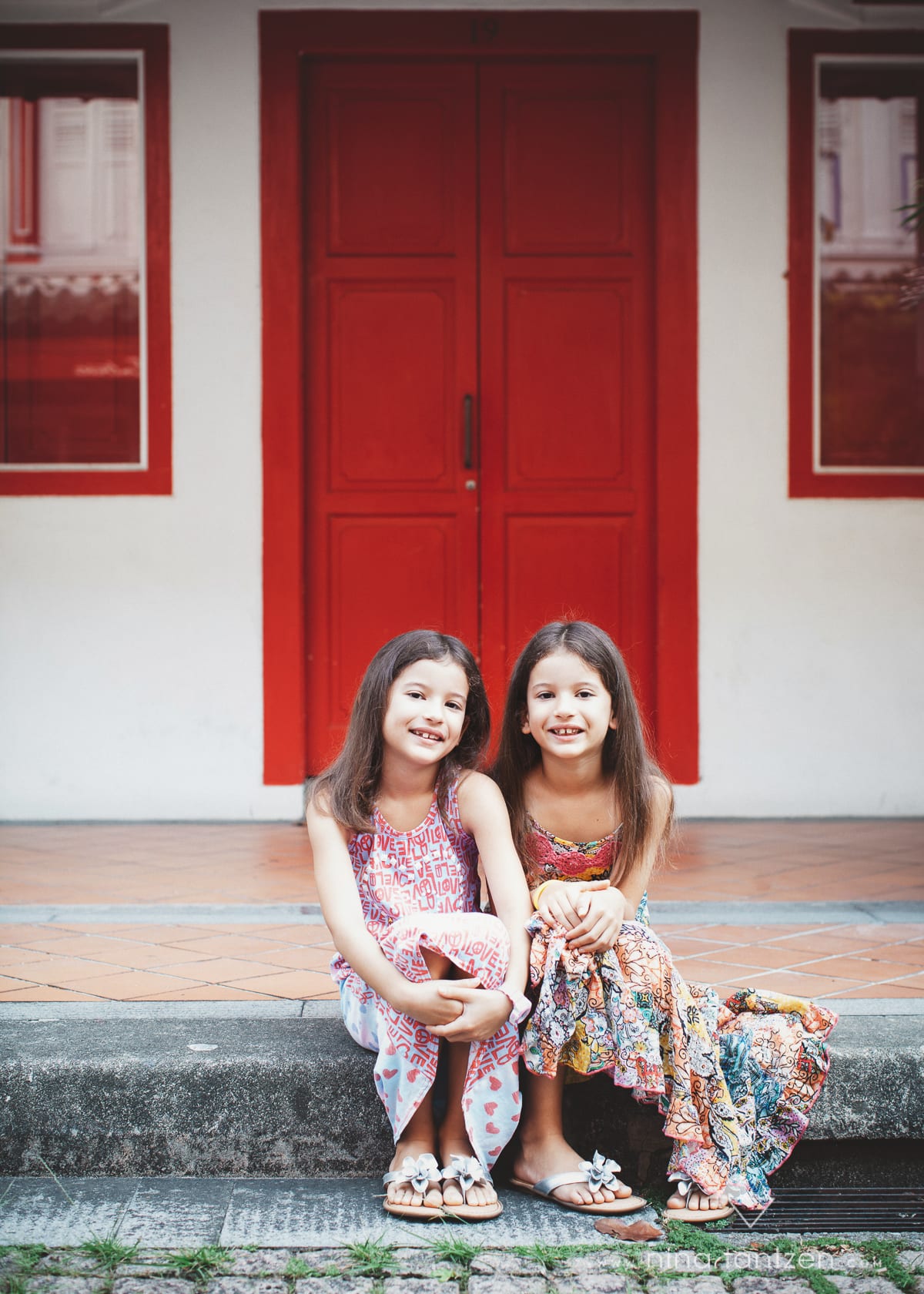 professional sibling portrait in singapore