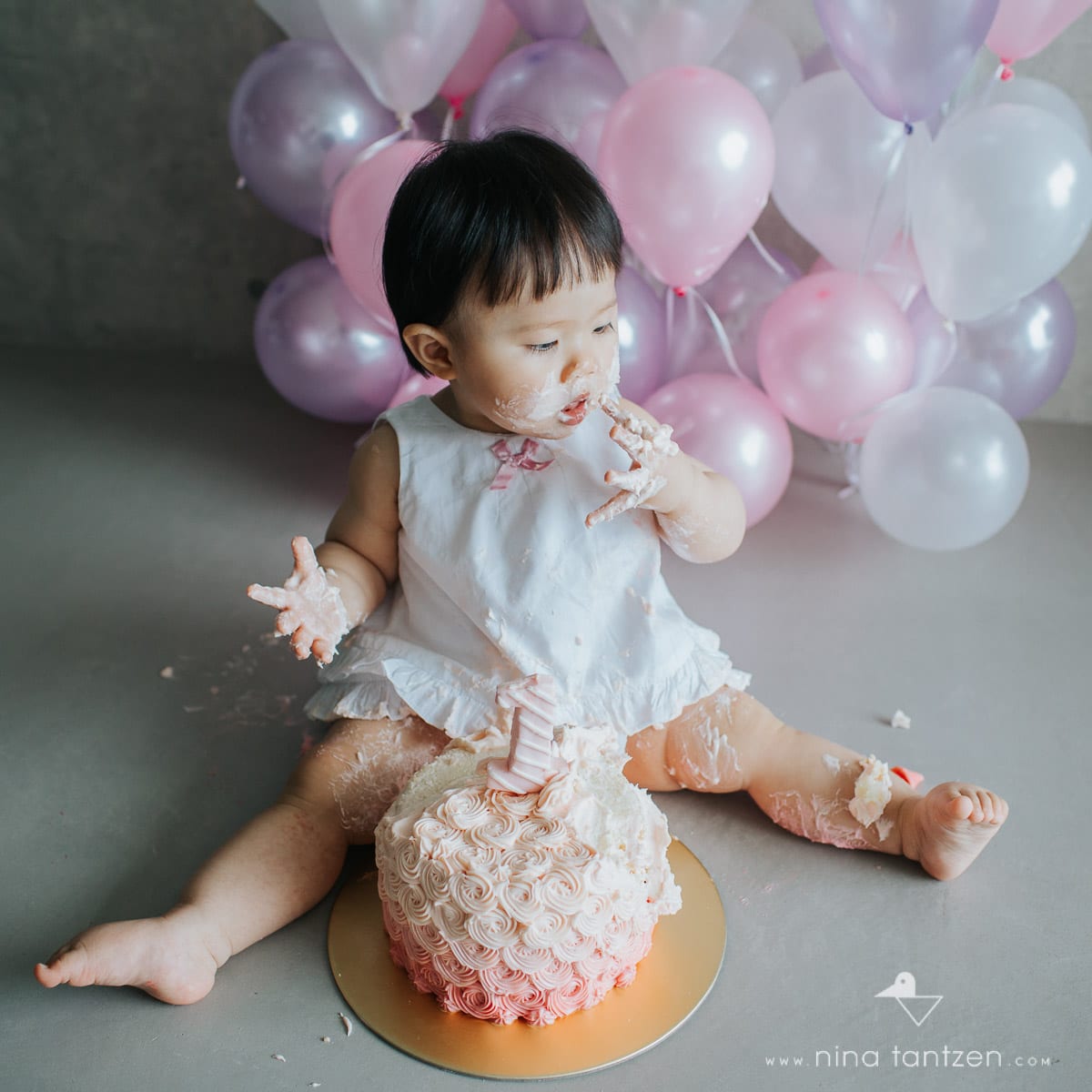 cake smash photography for toddler