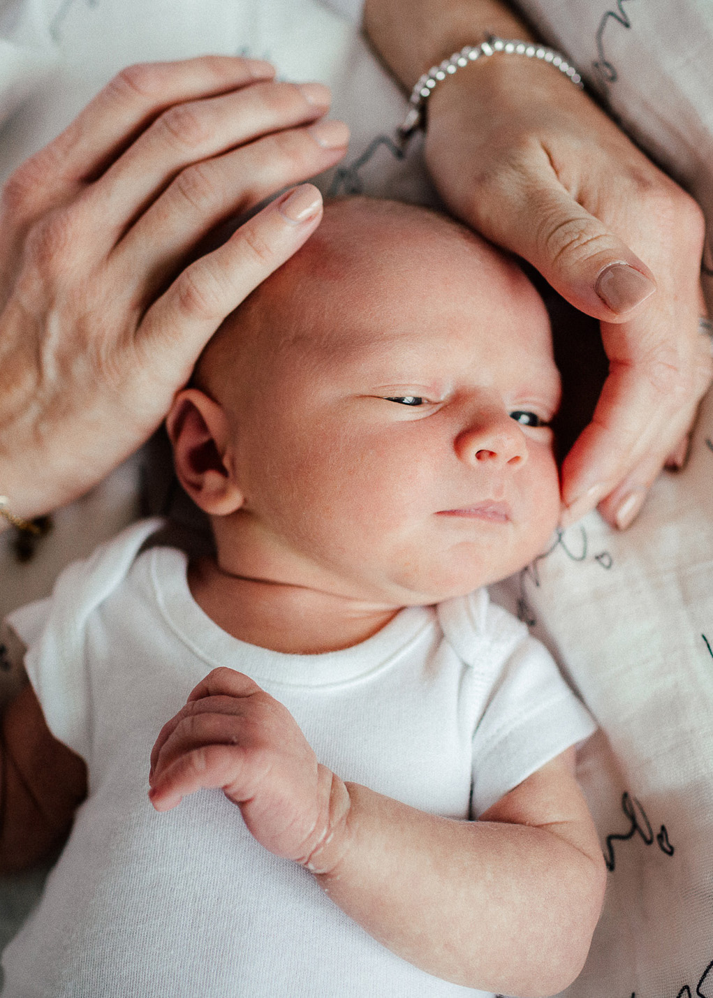 Suesses Neugeborenenfoto in Zürich